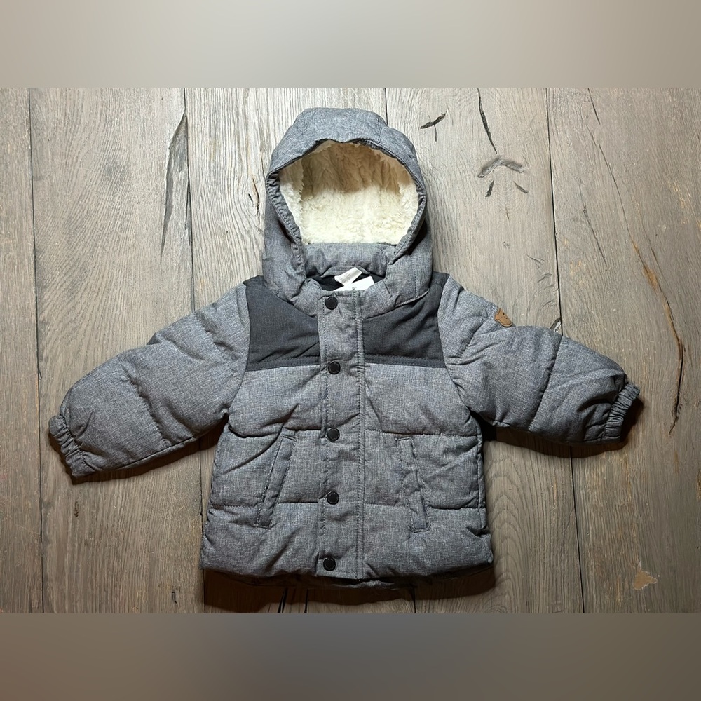 NWT H&M padded jacket size 6-9 months